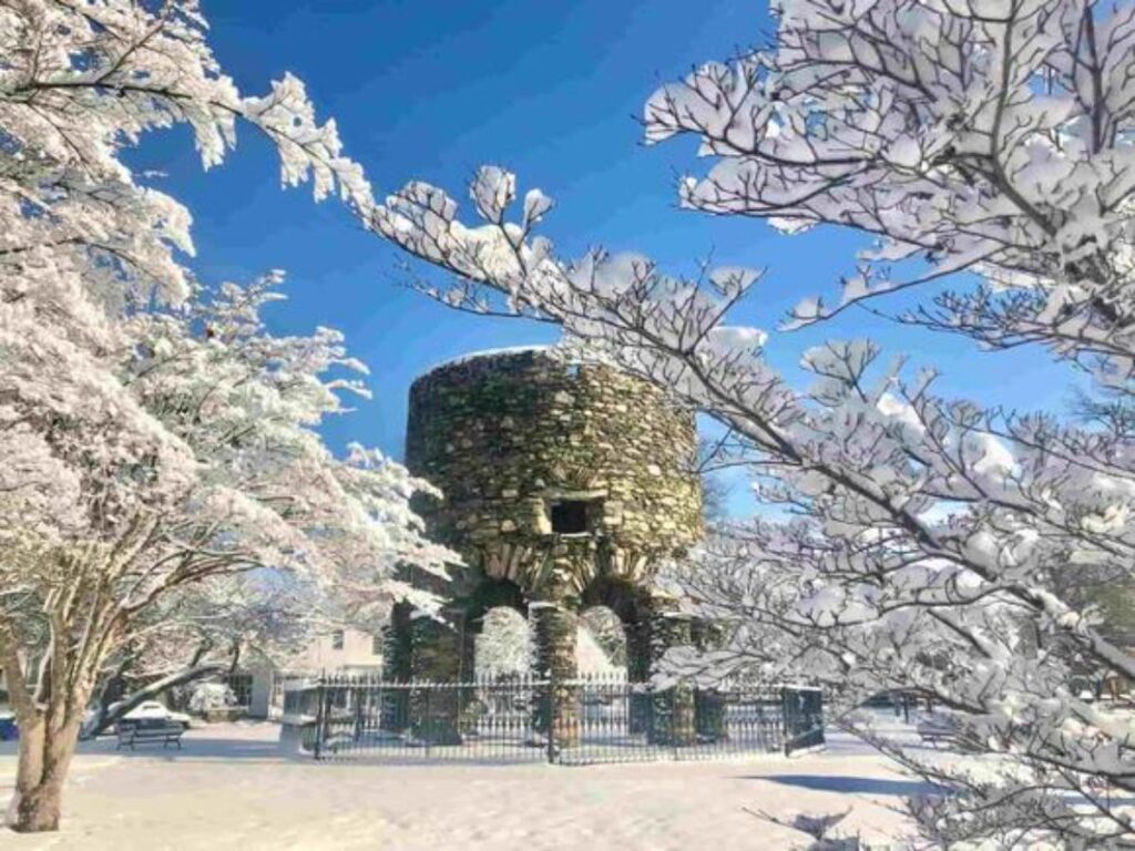 9 Best Places to Live in Rhode Island State South Shore Village